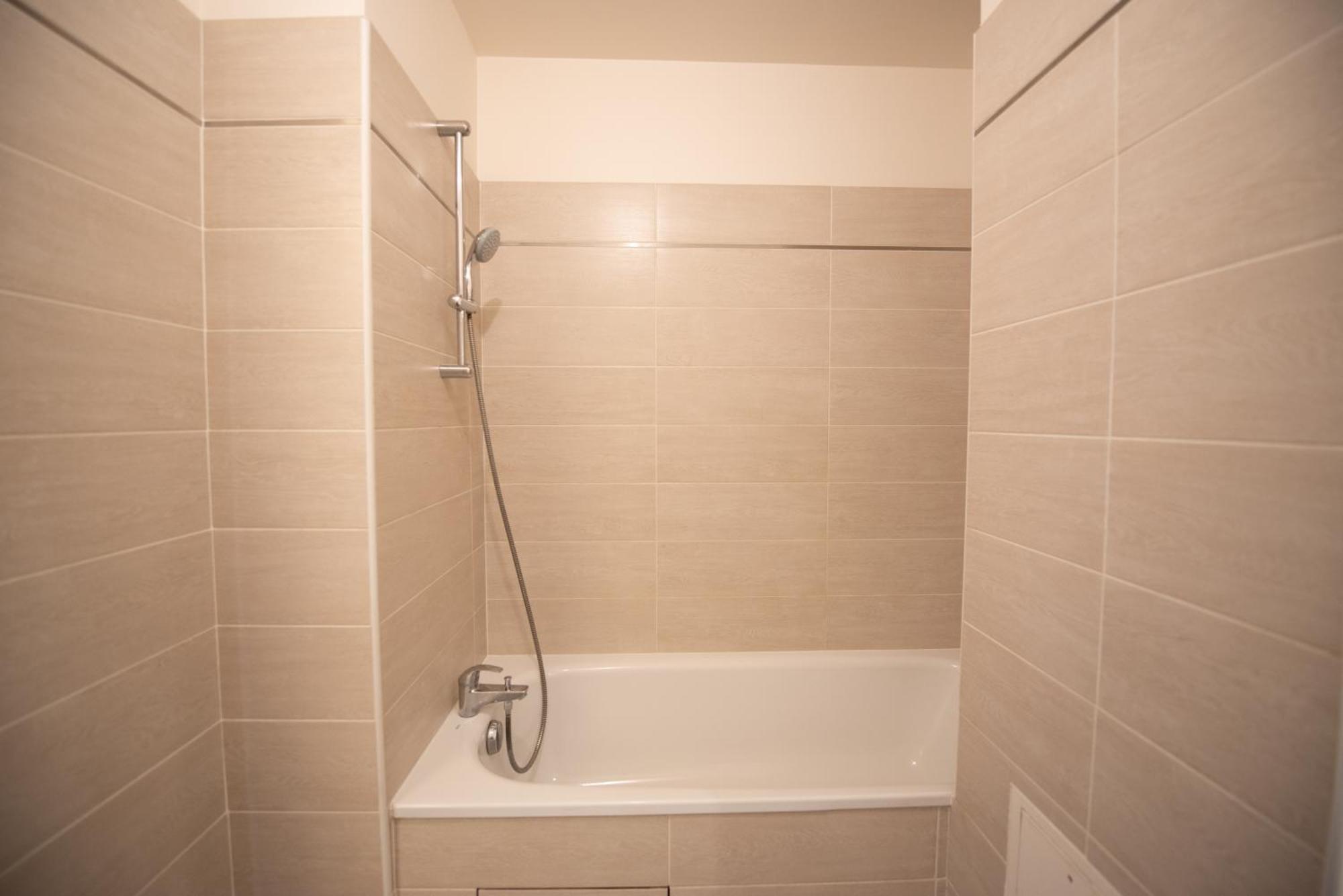 Appartements De 2 Ou 3 Chambres A 40 Minutes De Paris Courcouronnes 客房 照片