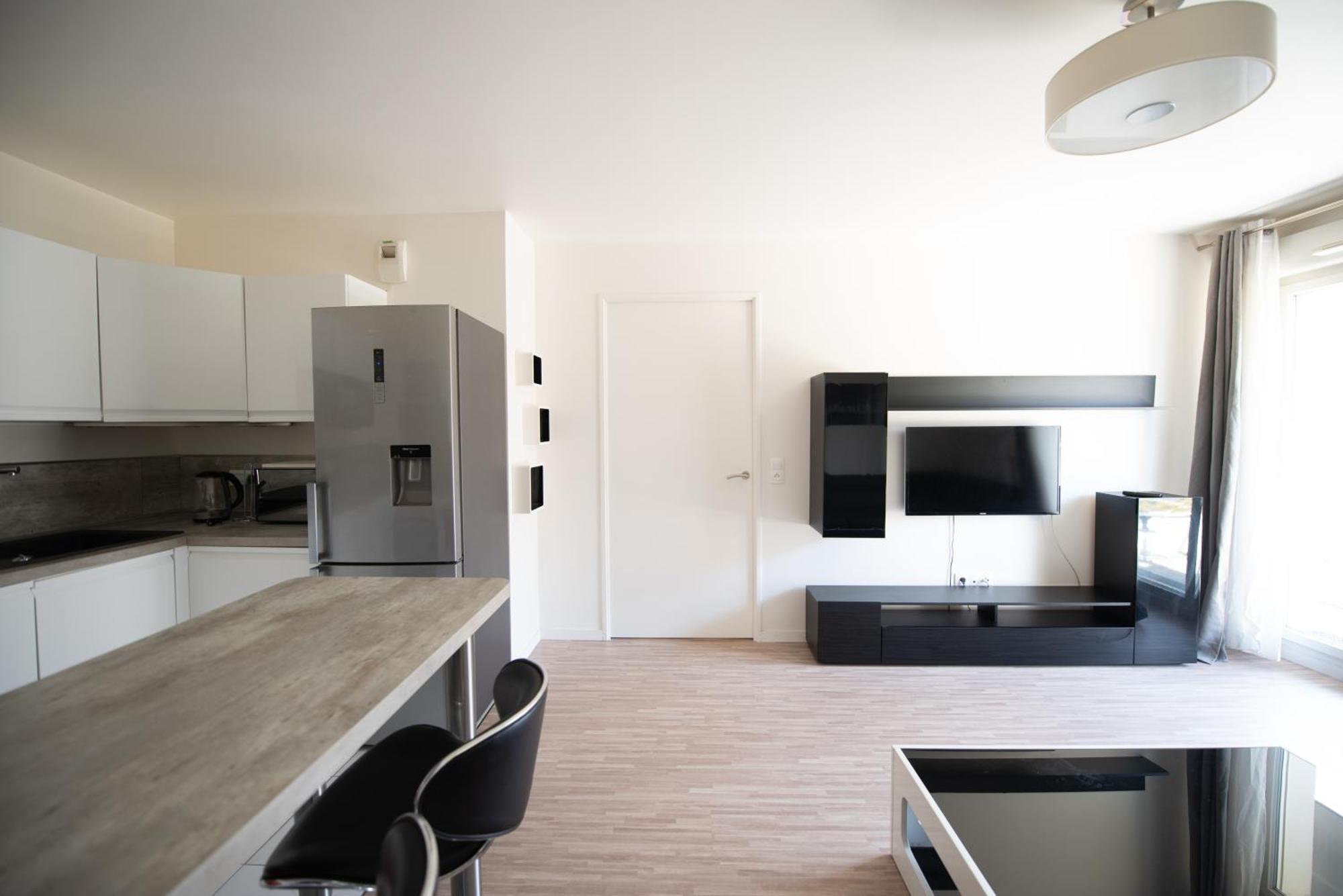 Appartements De 2 Ou 3 Chambres A 40 Minutes De Paris Courcouronnes 客房 照片